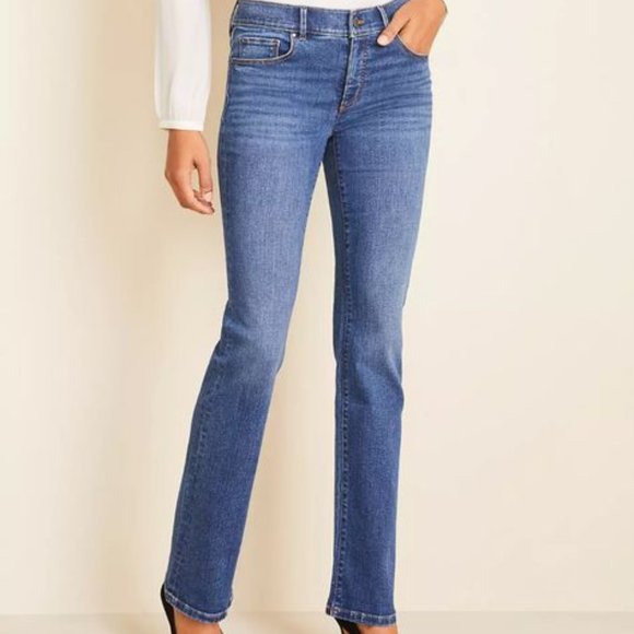 Ann Taylor Denim - Ann Taylor Sculpting Pocket Mid Rise Boot Cut Jeans in Mid Stone Wash Sz 2